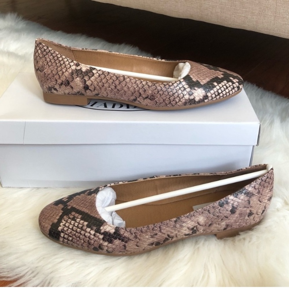 Like New! Steve Madden Danni Snakeskin Flats